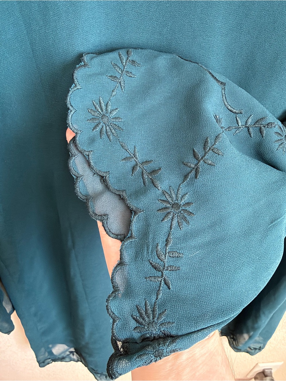 ASTR Embroidered Tonal Shift Mini Dress Large Teal V Neck Open Back 3/4 Sleeve - Picture 12 of 16